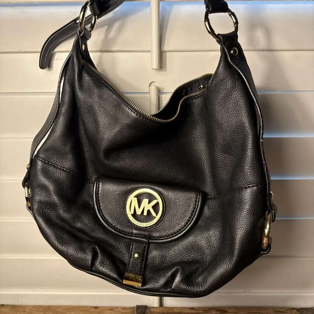 Michael Kors Fulton Leather Hobo Shoulder Bag Black Inside MK logo Flap (used)